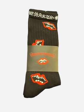 (NEW) CHROME HEARTS SOCKS Black Crew Socks with Red Lip Print